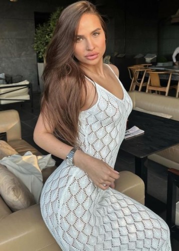 Аня, Г. Рощино